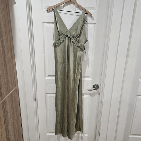 Reformation Madrigal Satin Maxi Dress - Picture 4 of 9
